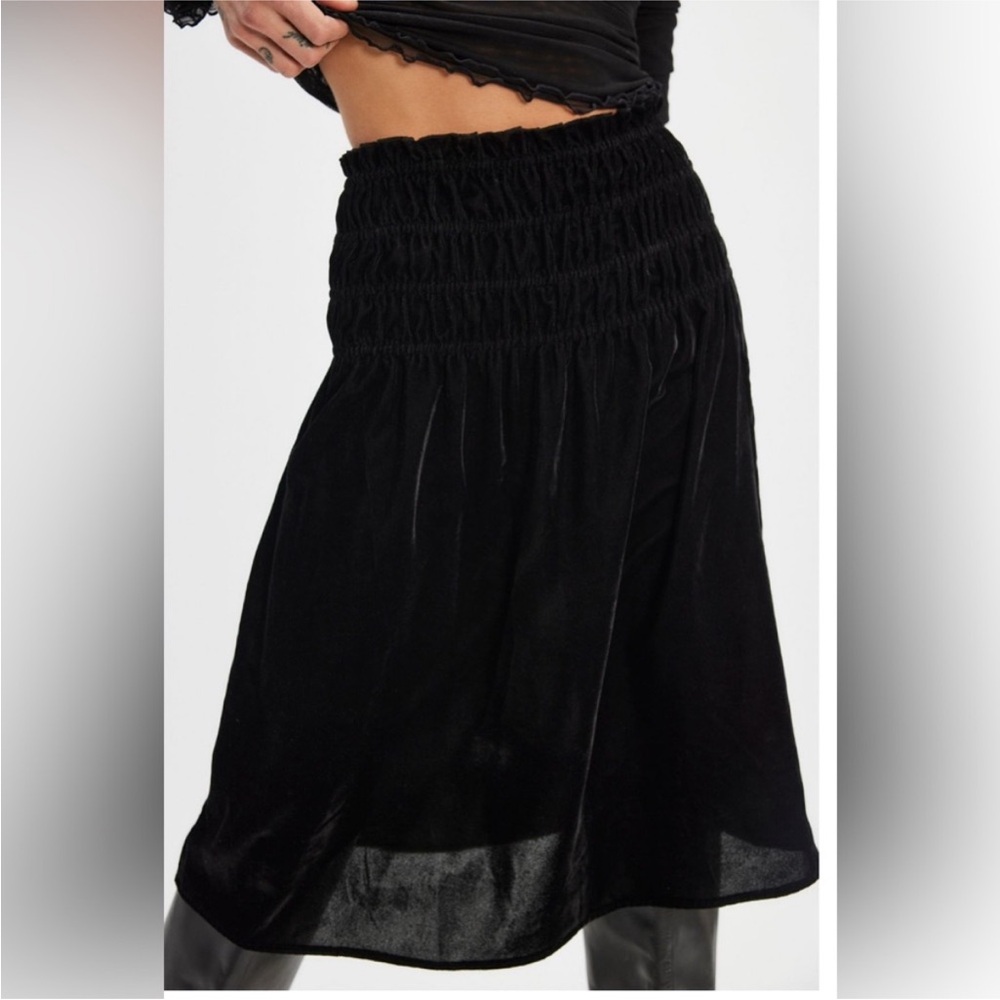 NWT FREE PEOPLE | Sunni Velvet Convertible Skirt | Color BLACK | Medium